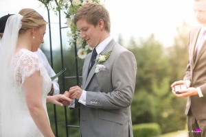 25-photographer wedding gers marciac france british rings2