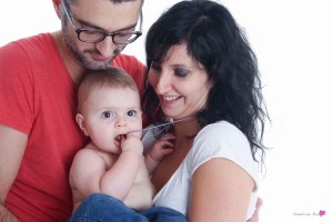 13-photographe-studio-portrait-emotion-famille-bebe