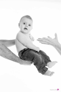 20-photographe-studio-portrait-emotion-famille-bebe3