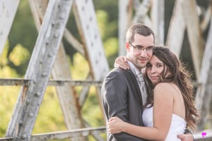 28-photographe-mariage-couple-emotion-pont